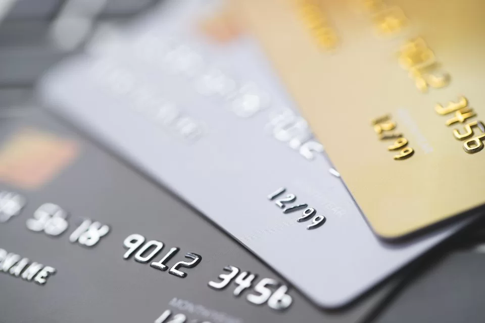 Cartão de crédito com nome sujo 